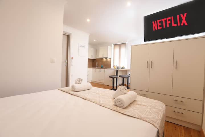 Solonos Homes - Renovated Apt Next To The Port - Corfu