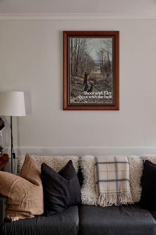 Currawong Lakes – The Hideaway Cabin