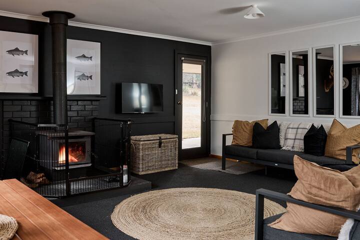 Currawong Lakes – The Hideaway Cabin gallery image 5