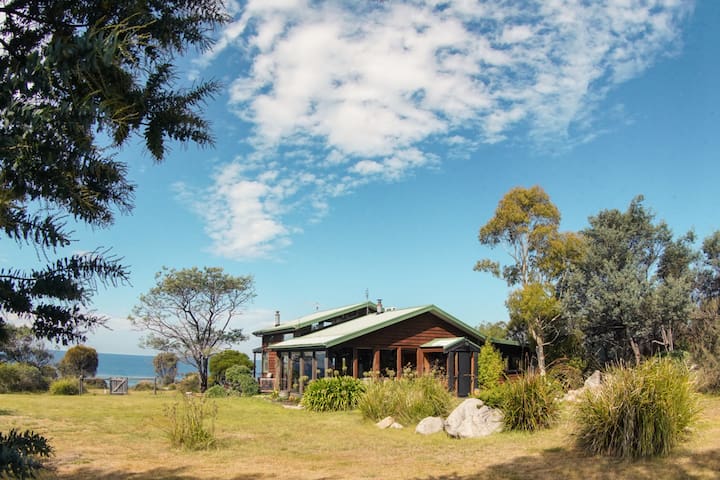 Private Ocean Sanctuary gallery image 3