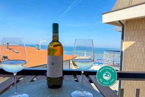 *6 seats* Sea Front Private Parking A/C Wifi