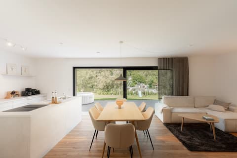 Popular Airbnb listing: Luxurious Apartment at the Lahn with Whirlpool in Lahnstein