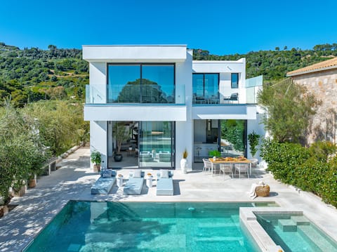 The White Luxury Villa - Seaview Villa with Pool