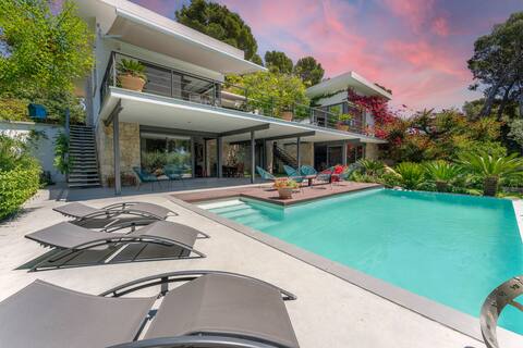 Luxe | Villa Bougainvillea | 5BR | Sea view | Pool