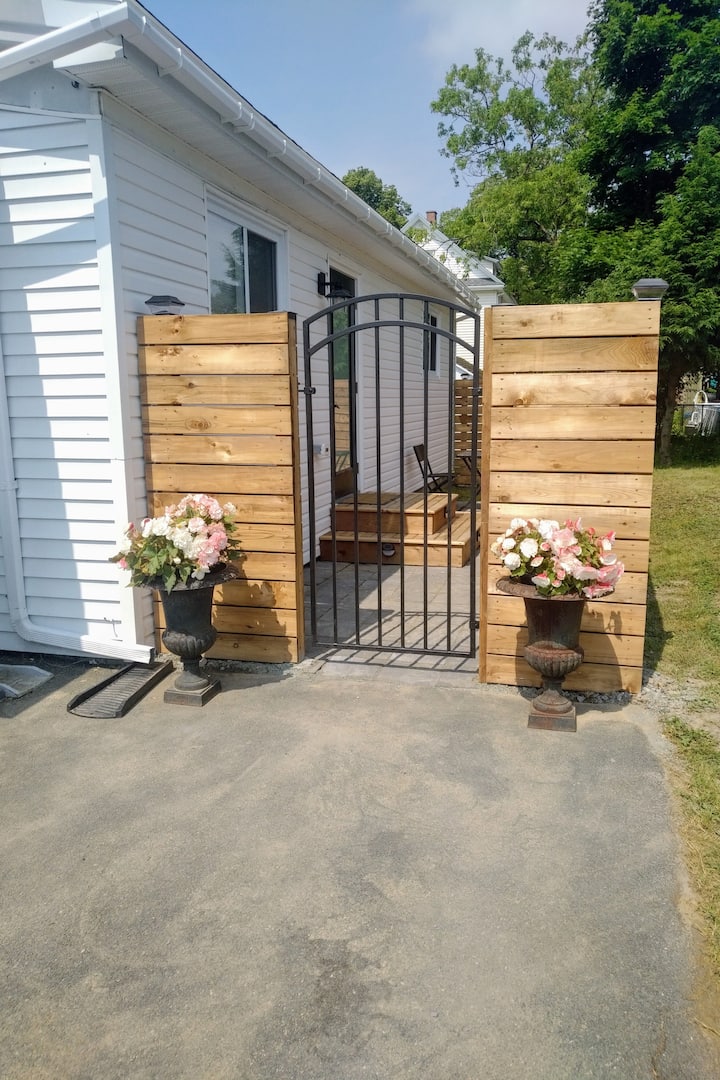 Mya's Retreat - New Glasgow