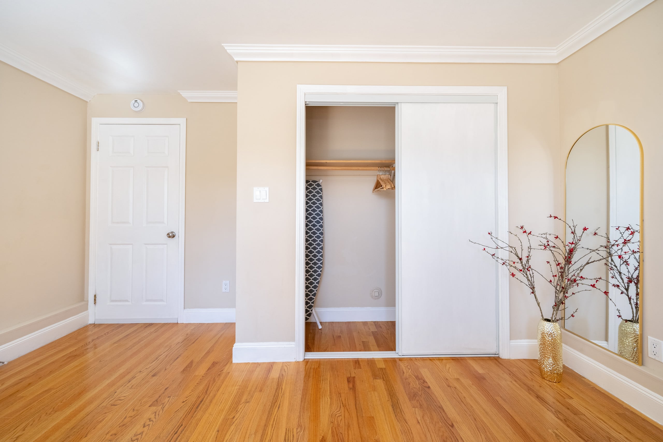 Home in San Francisco · ★4.98 · 2 bedrooms · 5 beds · 2 baths - Image 15