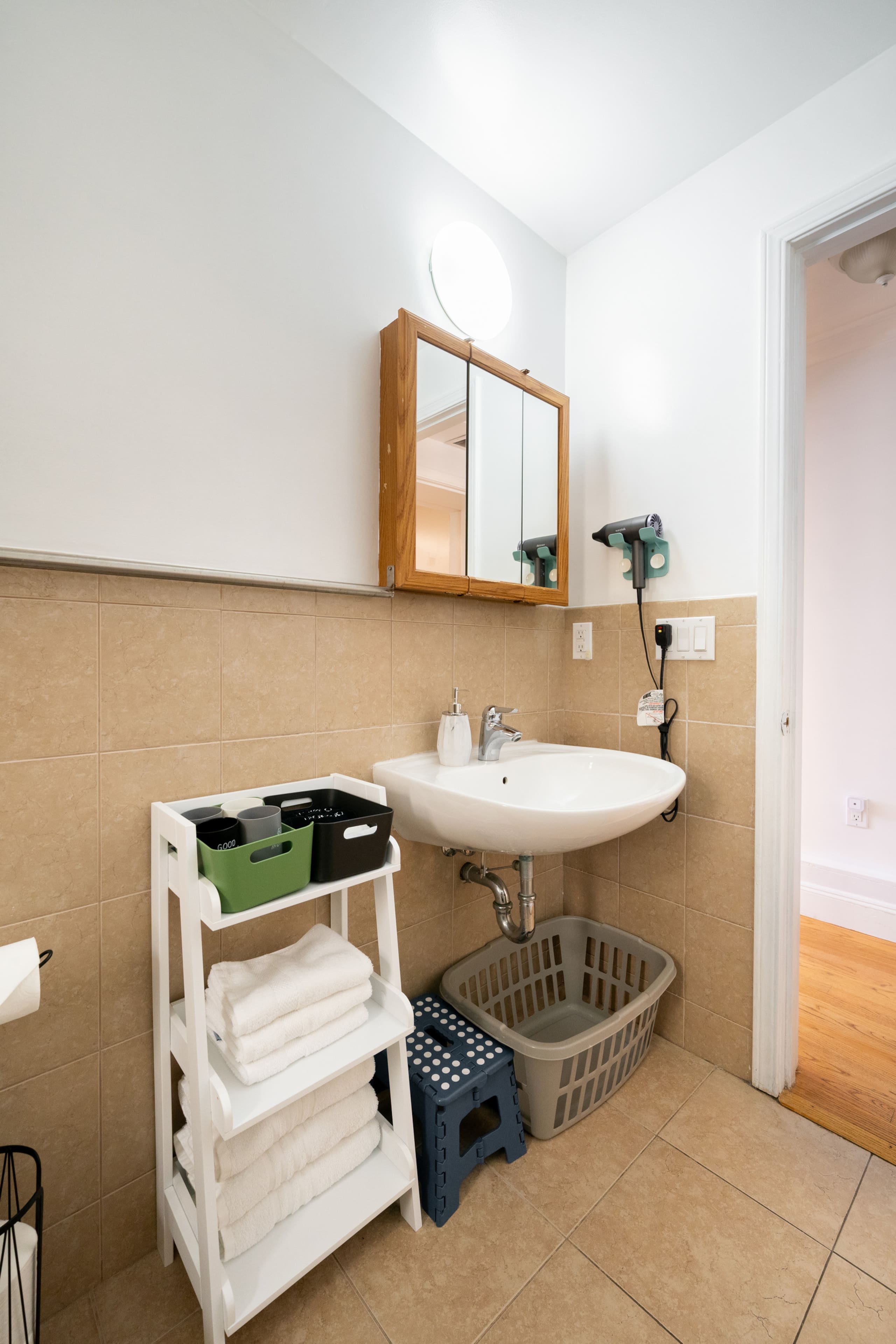 Home in San Francisco · ★4.98 · 2 bedrooms · 5 beds · 2 baths - Image 22