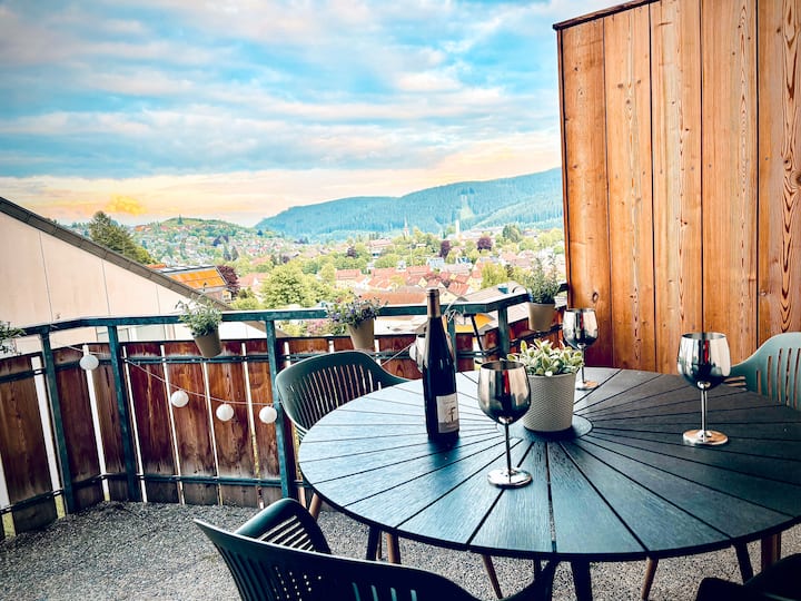 Scenic View: 2 BR, Balcony, Pets free, Foosball