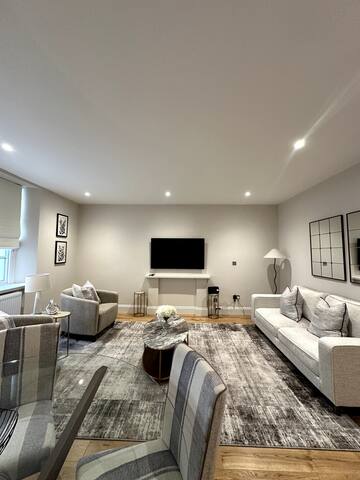 Eaton Place Residence gallery image 2