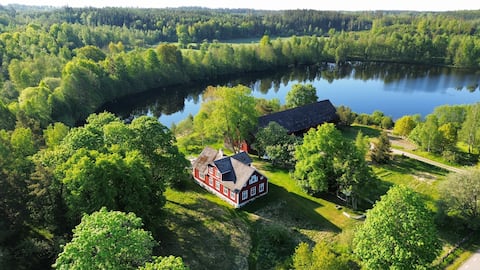 Entire Dream House with Lake, Forest, Beach &Sauna