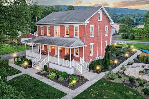 The Finney House - With 5 Separate Suites