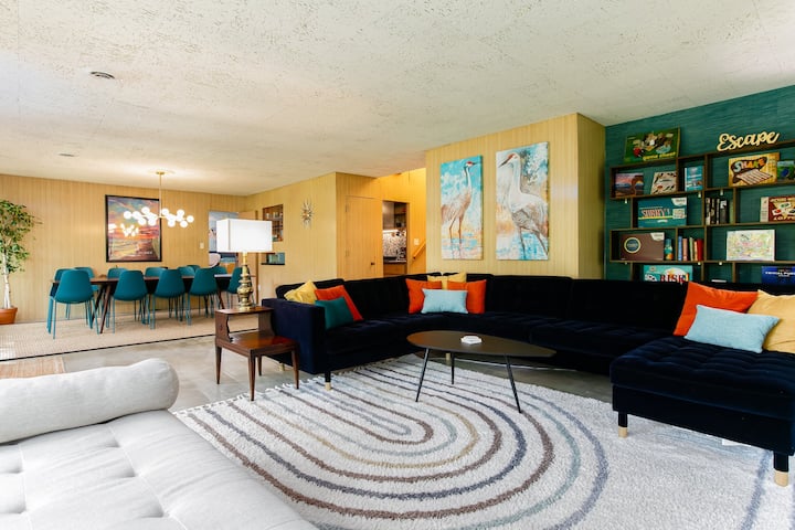 Retro 1950s Estate W Hot Tub Near Indiana Dunes - Indiana Dunes State Park, Chesterton