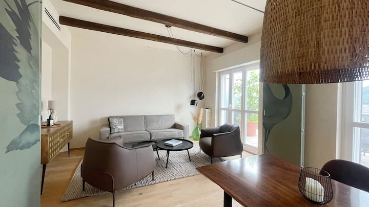 Проектирахме сгъваема стена, която превръща голямата трапезария във втората спалня.