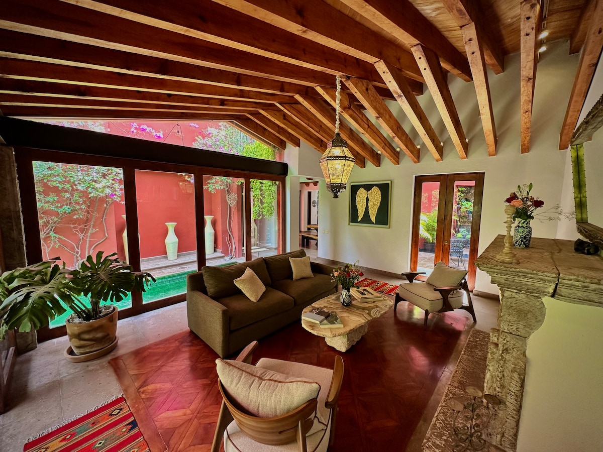 Top Airbnb: Casa Roja Heart of San Miguel with Private Pool en Guanajuato