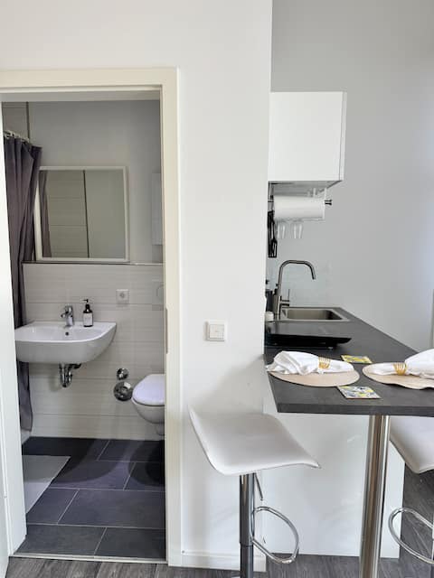 Beliebte Airbnb-Anzeige: Private suite 5 minutes to downtown in Oberbilk
