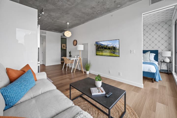 King Bed |Skyline Views | Gym | 5 Mins To Dome - Calgary