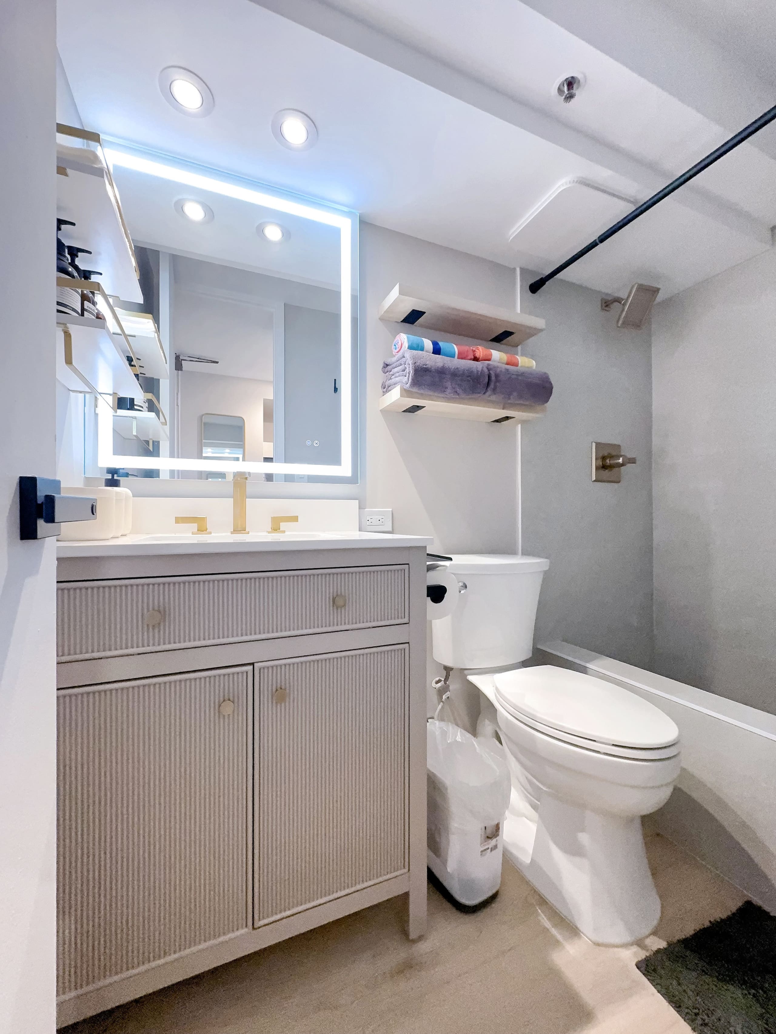15F-Stunning Boutique King Studio-Waikiki Beach~ - Image 21
