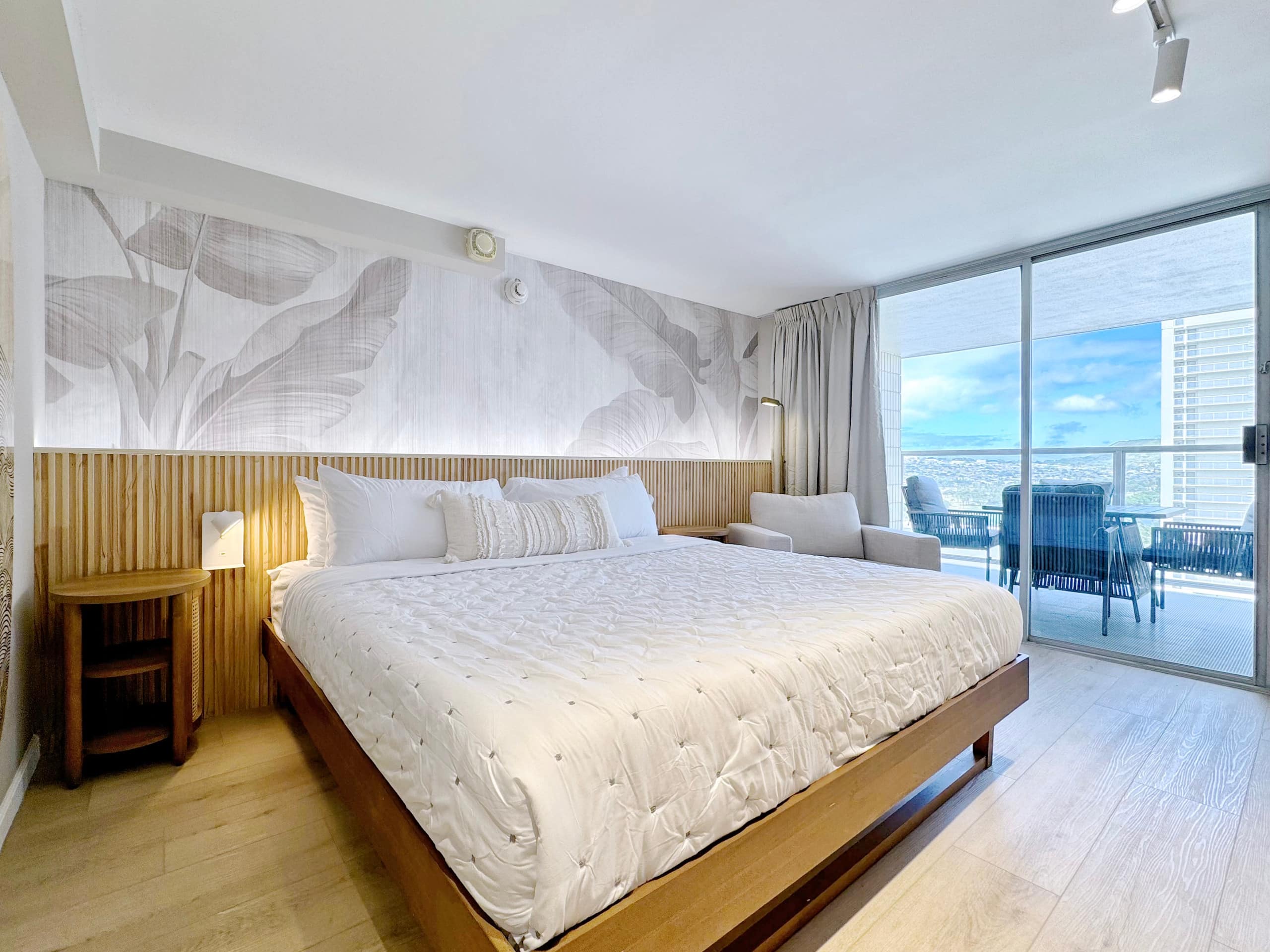 15F-Stunning Boutique King Studio-Waikiki Beach~ - Image 2