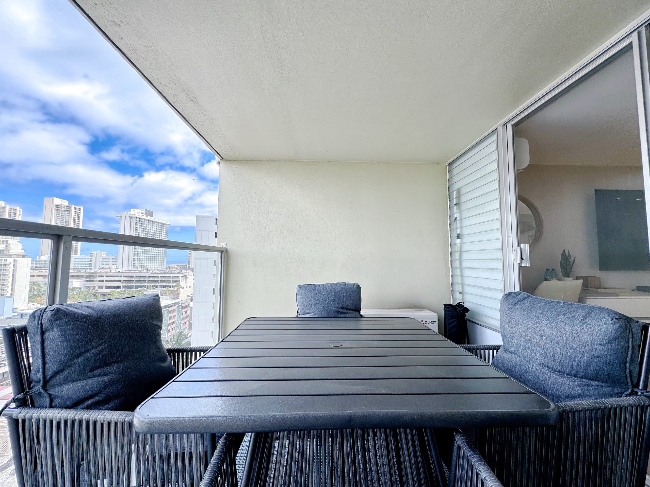 15F-Stunning Boutique King Studio-Waikiki Beach~ - Image 26