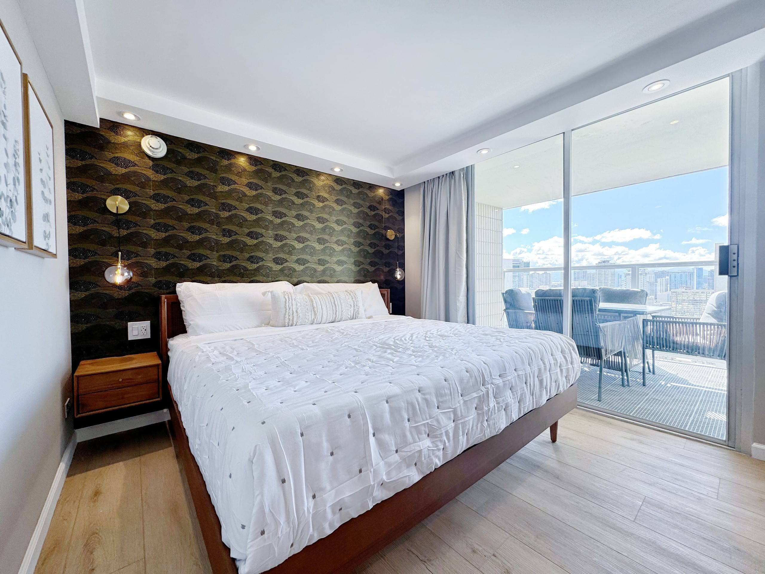 35FL-Upscale Fully Remodeled 1BR-Waikiki Beach~ - Image 34