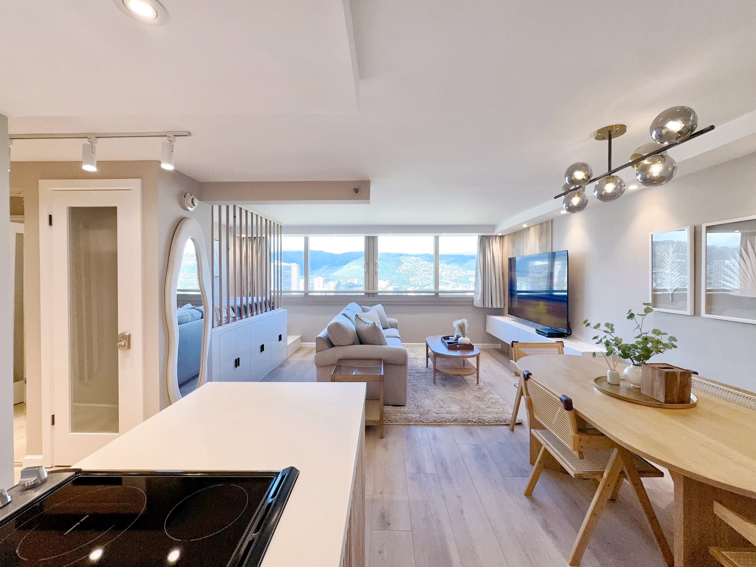 35FL-Upscale Fully Remodeled 1BR-Waikiki Beach~ - Image 16