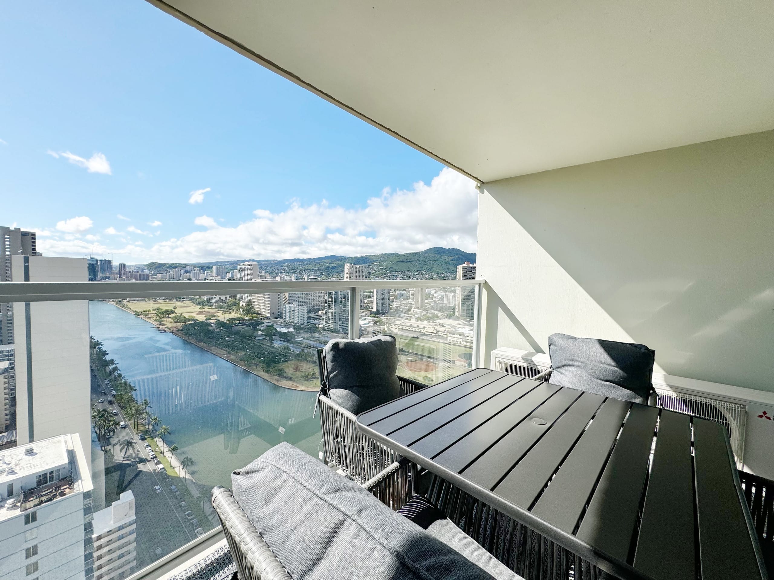 35FL-Upscale Fully Remodeled 1BR-Waikiki Beach~ - Image 48
