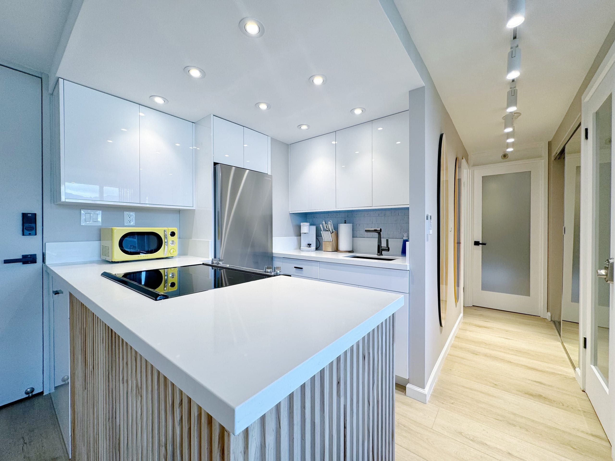 35FL-Upscale Fully Remodeled 1BR-Waikiki Beach~ - Image 5