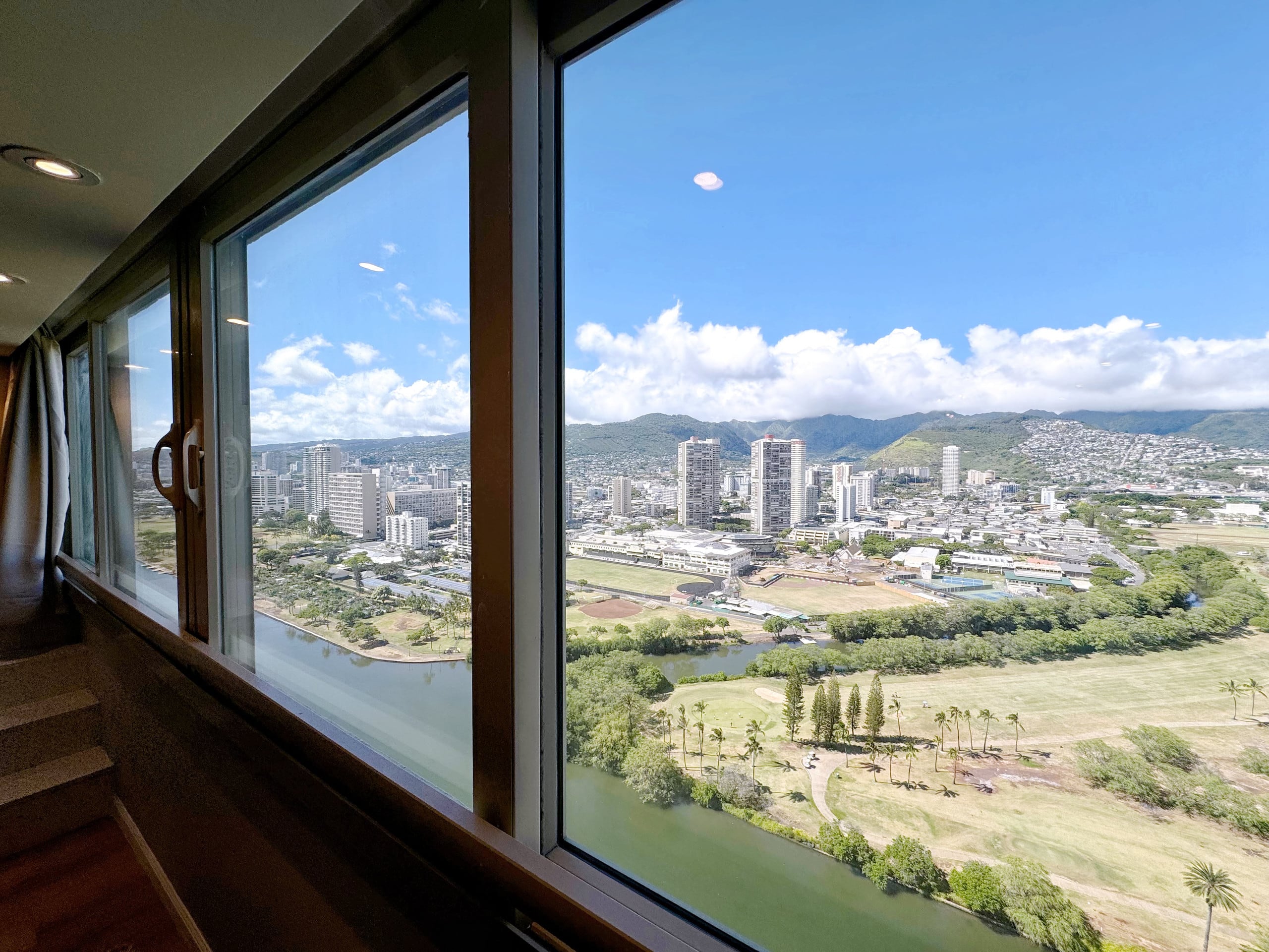 35FL-Upscale Fully Remodeled 1BR-Waikiki Beach~ - Image 17
