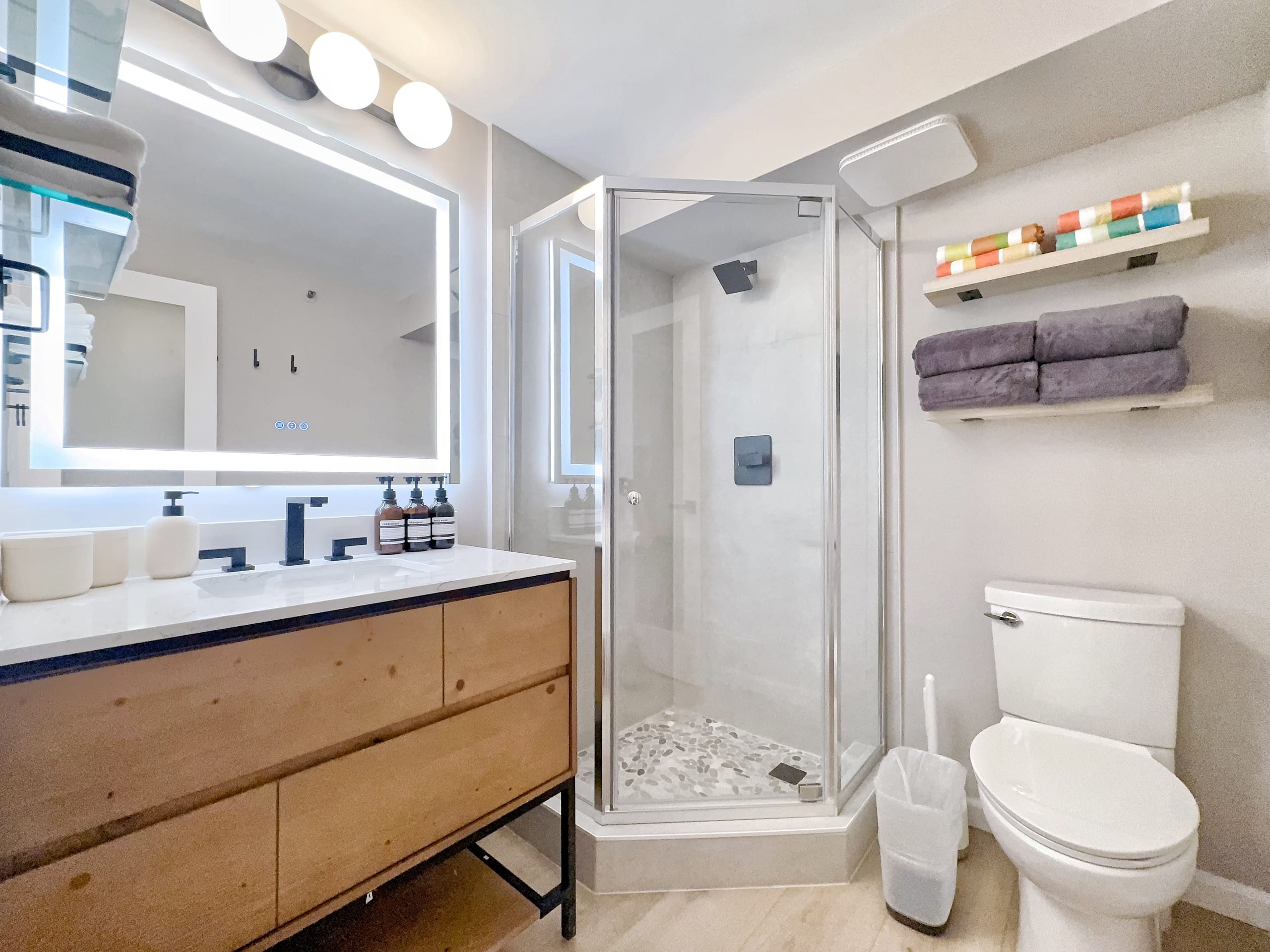 35FL-Upscale Fully Remodeled 1BR-Waikiki Beach~ - Image 39