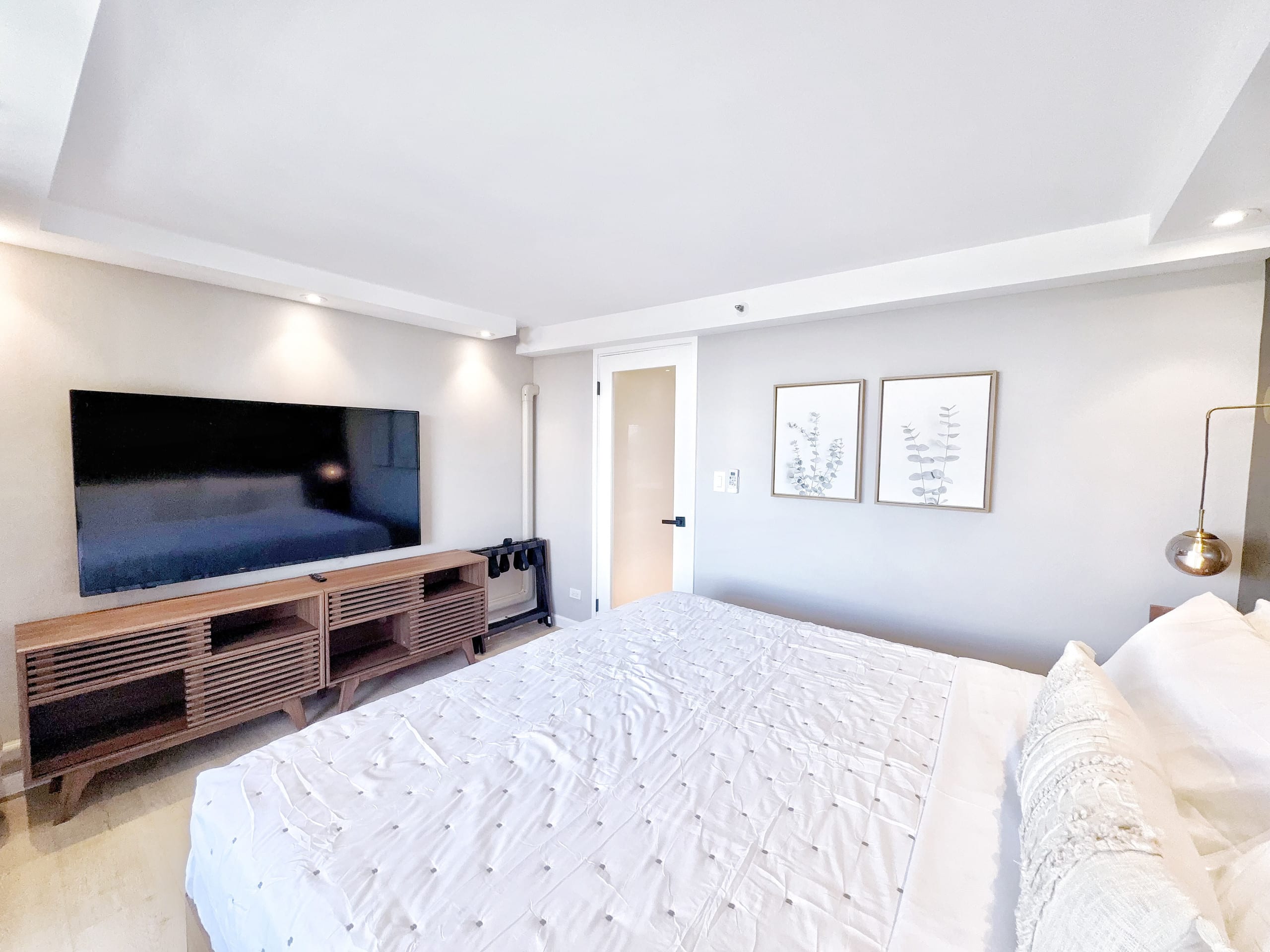 35FL-Upscale Fully Remodeled 1BR-Waikiki Beach~ - Image 37