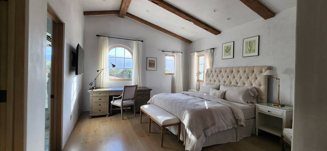 Camellia Cottage with Pool View gallery image 2