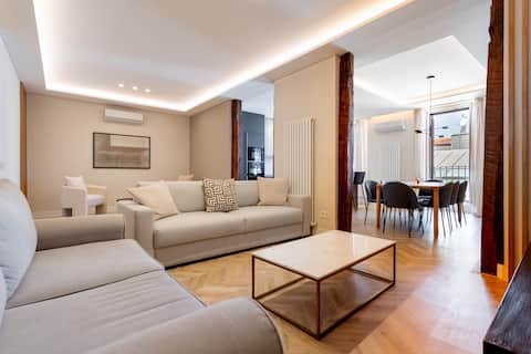 Top performing Airbnb: NEW. Luxury flat in Puerta del Sol 4 bedrs/4 baths in Madrid