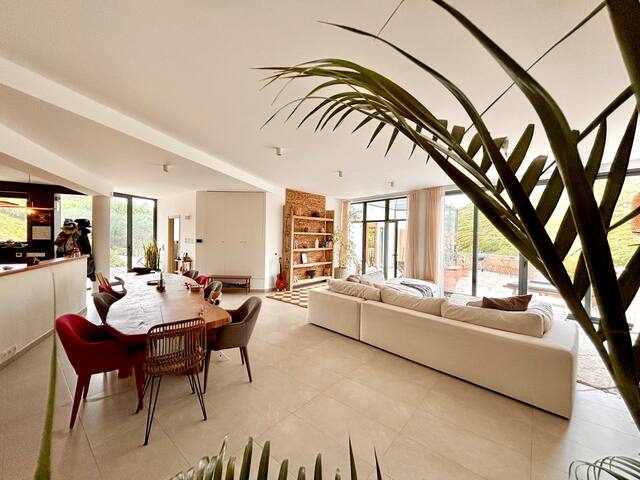 Enchanting Villa Valbom with Sea Views gallery image 5