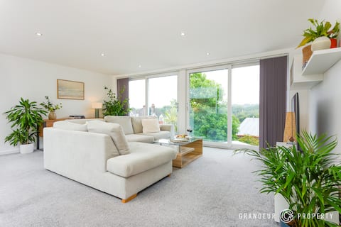 Belmont Retreat by Grandeur Property