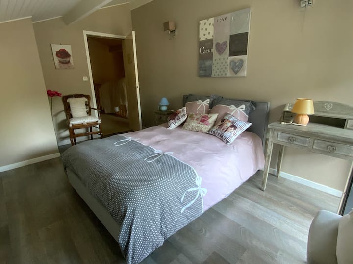 Habitación Pyla piso cama 140 vista mar.