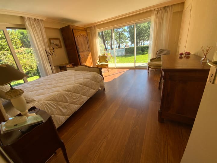 Amplia habitación Cap Ferret planta baja cama 140 vistas panorámicas al mar.