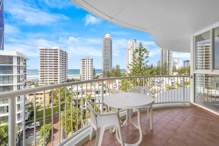 Fresh Beachside Apartment | 200m To Sand + Tram - Gold Coast