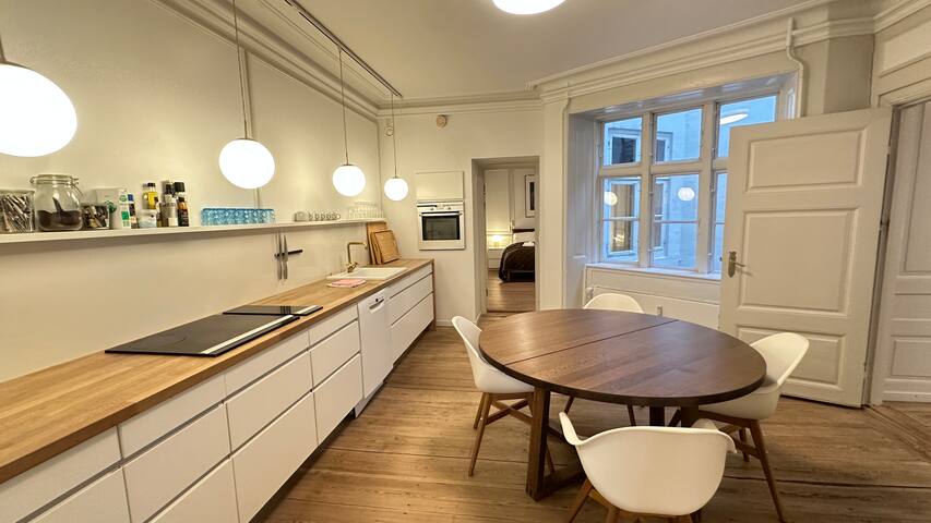 Admiral’s apartment I gallery image 3