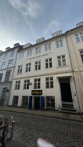 Admiral’s apartment I gallery image 2