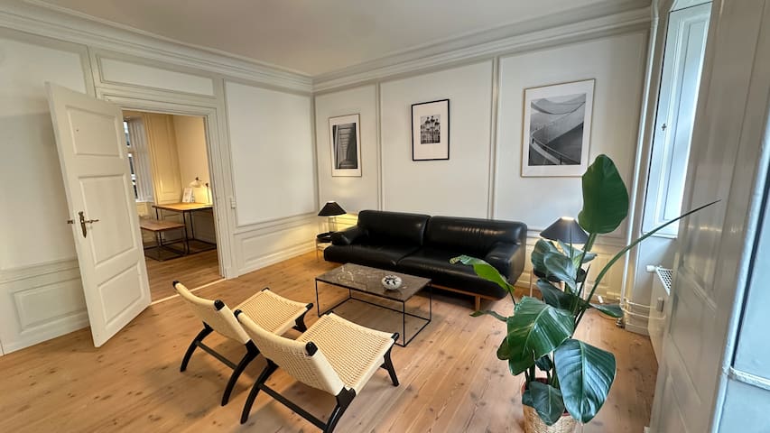 Admiral’s apartment I