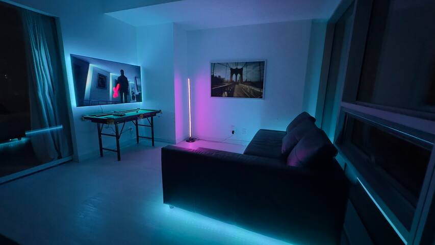 60th Floor Panoramic Sunset Skyline 5beds Condo gallery image 5