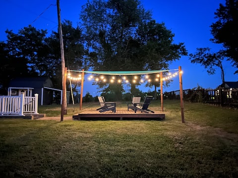 Bourbon Blue: 8 min to Bardstown Square - Spacious
