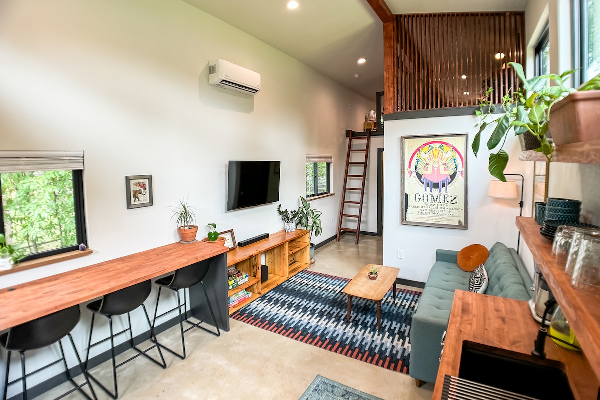 Cozy, Private & Quiet: Near UT & downtown-East ATX
