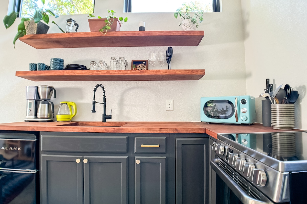 Cozy, Private & Quiet: Near UT & downtown-East ATX
