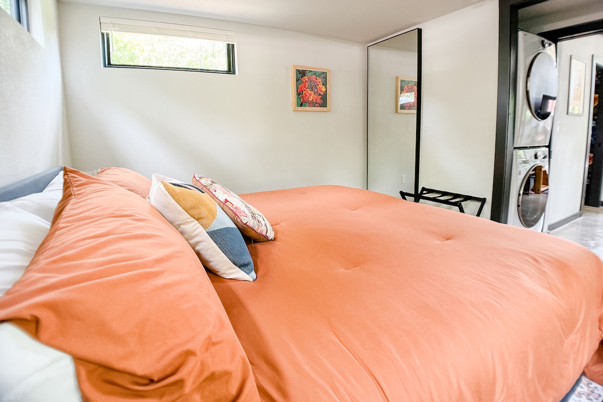 Cozy, Private & Quiet: Near UT & downtown-East ATX