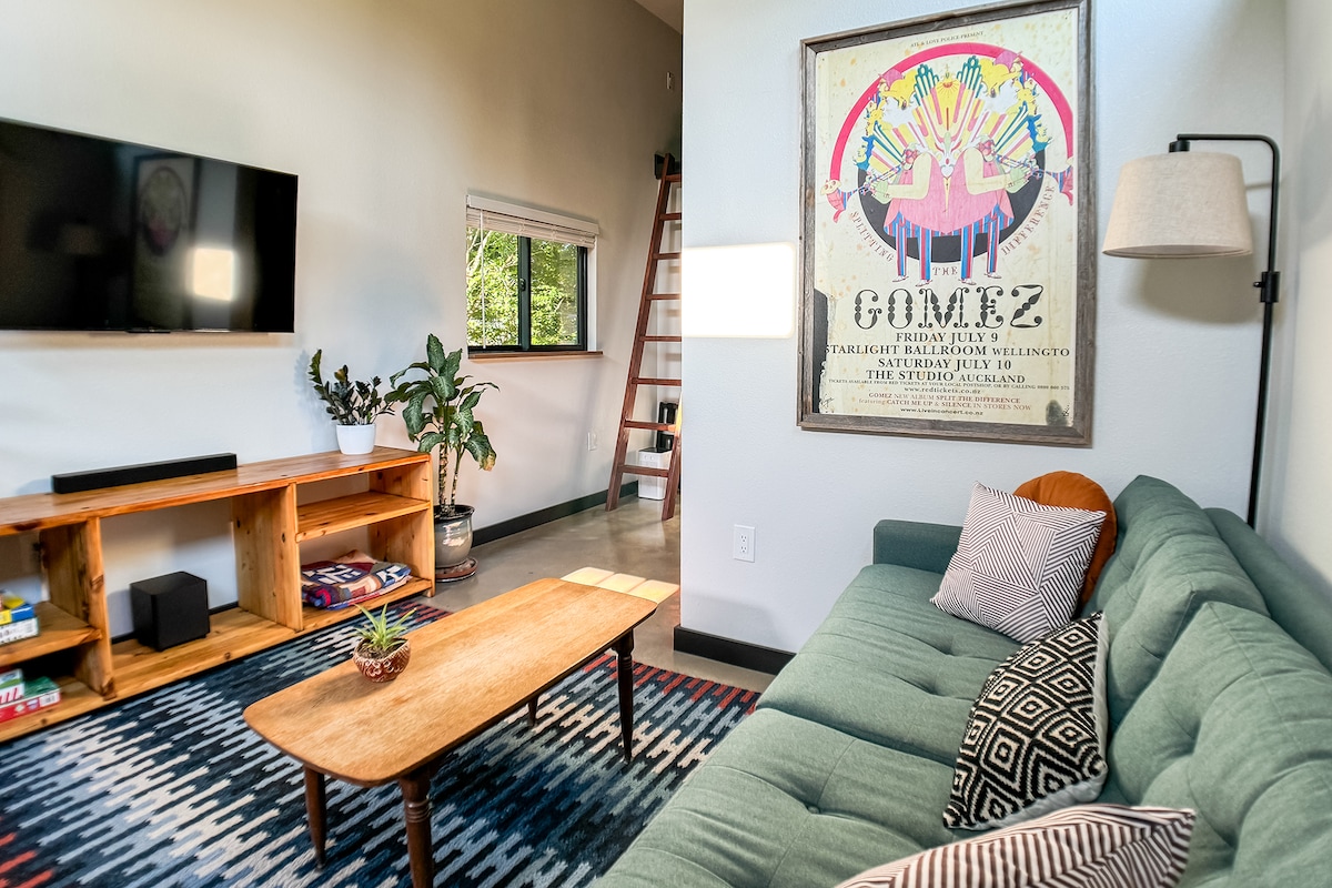 Cozy, Private & Quiet: Near UT & downtown-East ATX