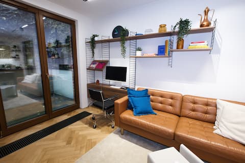 Top Airbnb: 11am Check-In, Quiet, Modern, Walkable/Home Office in Podgórze