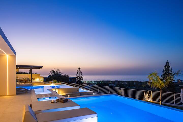 Modern Leisure with Daily Housekeeping & Sea Views gallery image 4