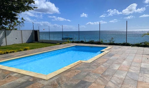 Baywatch - Seaside & pool villa