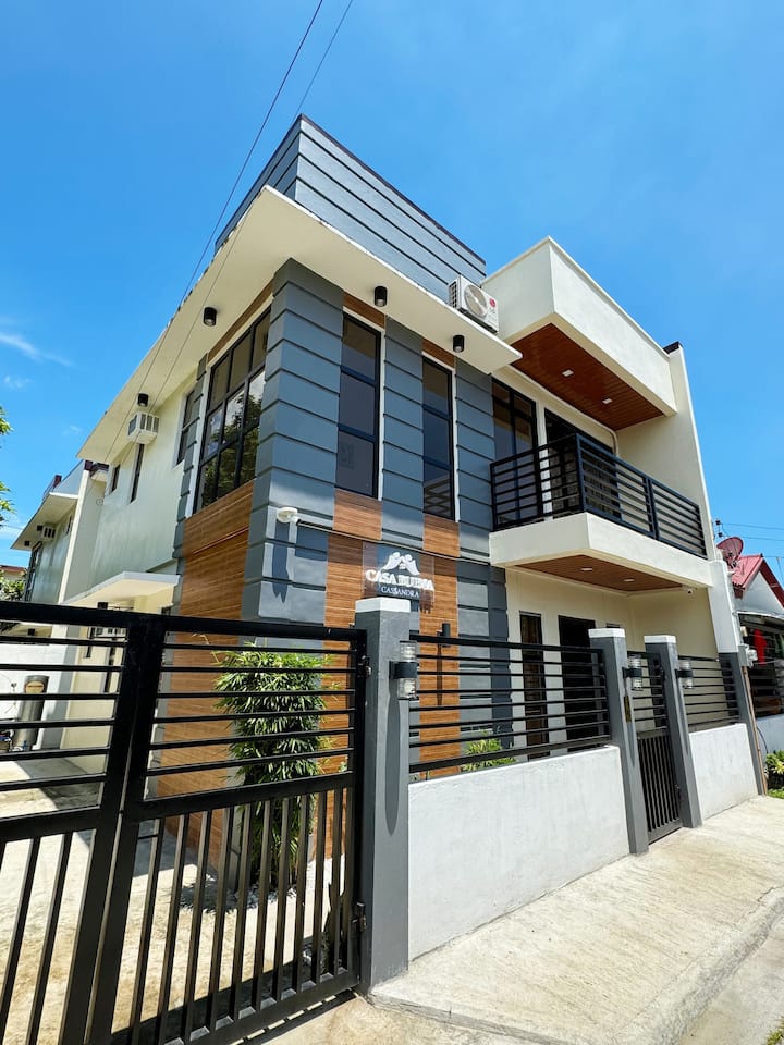 Casa Buena: Twin House